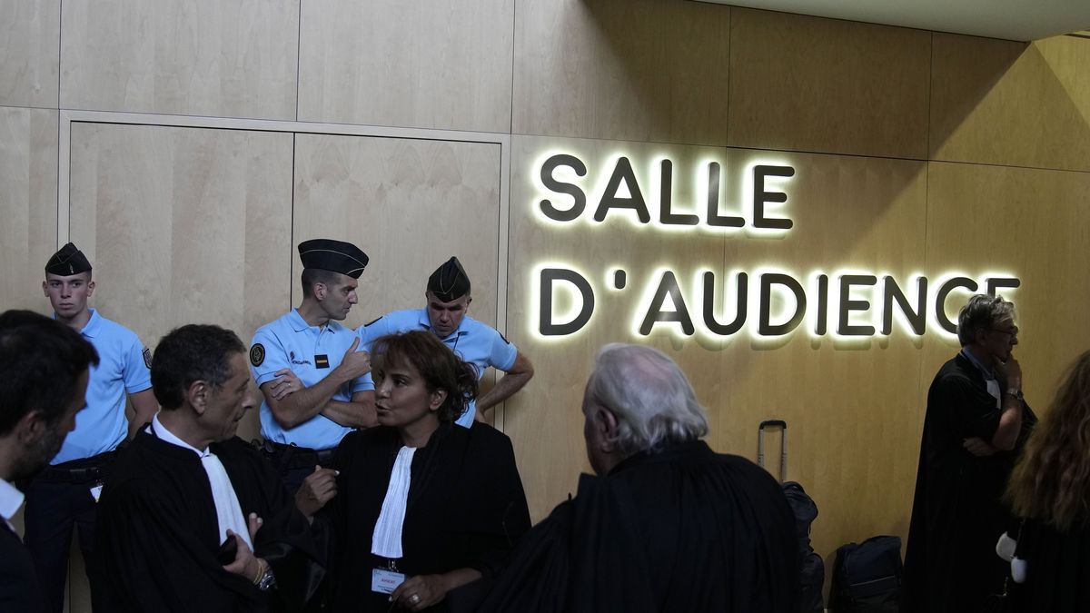 V Paříži začal soud s lidmi, kteří pomáhali teroristovi v Nice